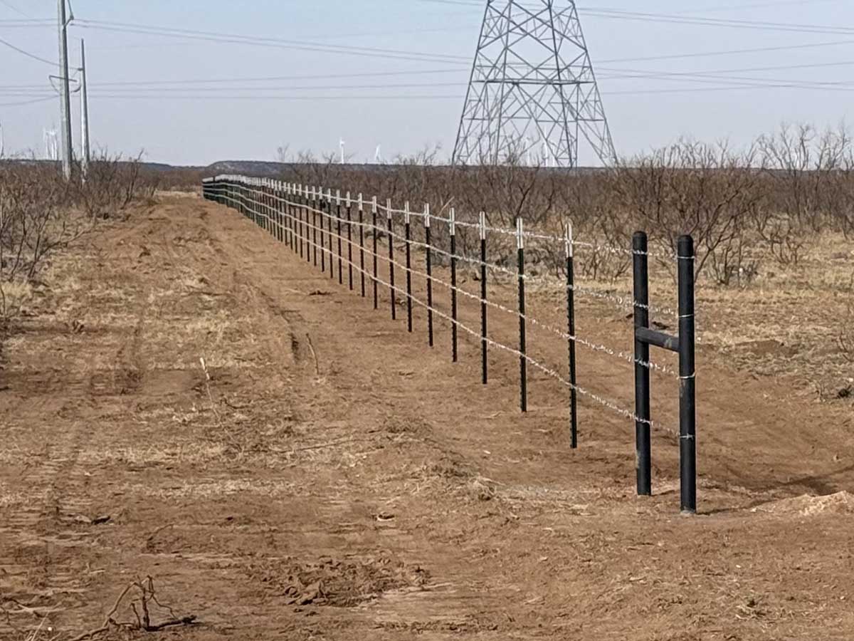 Fence with Four-Strand Barbed Wire Fence with Steel Braces – Long-Run Ranch Fence Installation in Texas in Fort Worth, TX