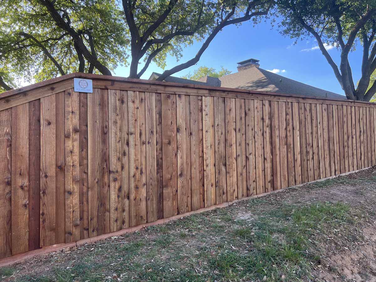 Fence with Board-on-Board Cedar Fence with Trimmed Cap – Premium Residential Privacy Fence in Fort Worth, TX